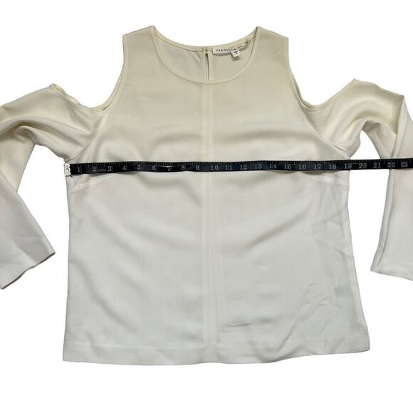 Veronica Beard Cold-Shoulder Blouse Medium Sz 10 White Flattering Cut - Picture 10 of 11